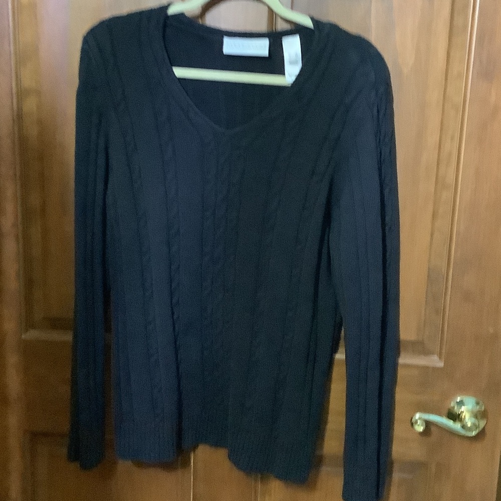 Liz Claiborne Black V-Neck Sweater